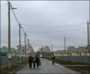 Точно в срок получили ключи от своих новых домов бывшие погорельцы из Луховицкого района Подмосковья