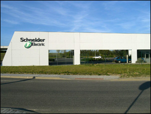 Schneider Electric укрепляет позиции на рынке прецизионного охлаждения
