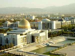 УОМЗ изготовил для туркменской столицы нестандартные светофоры