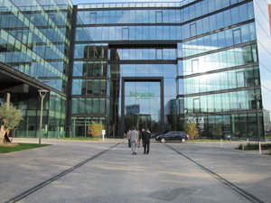 Штаб-квартира Schneider Electric - одна из лучших в мире