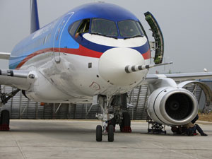   л   Sukhoi Superjet 100